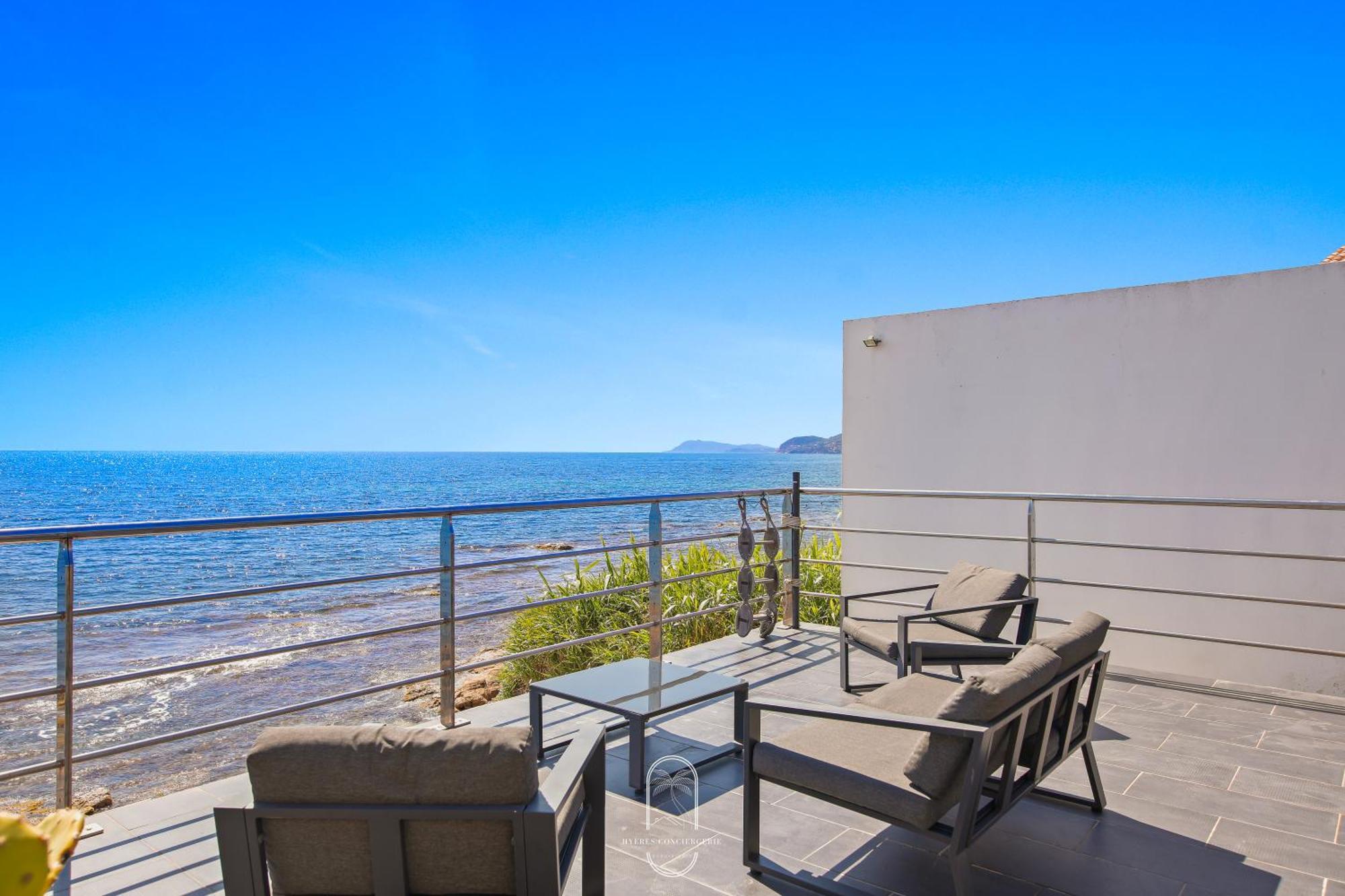 Maison Sur L'Eau-Hyeres-Almanarre-Parkings Clim Wifi By Hc Zewnętrze zdjęcie