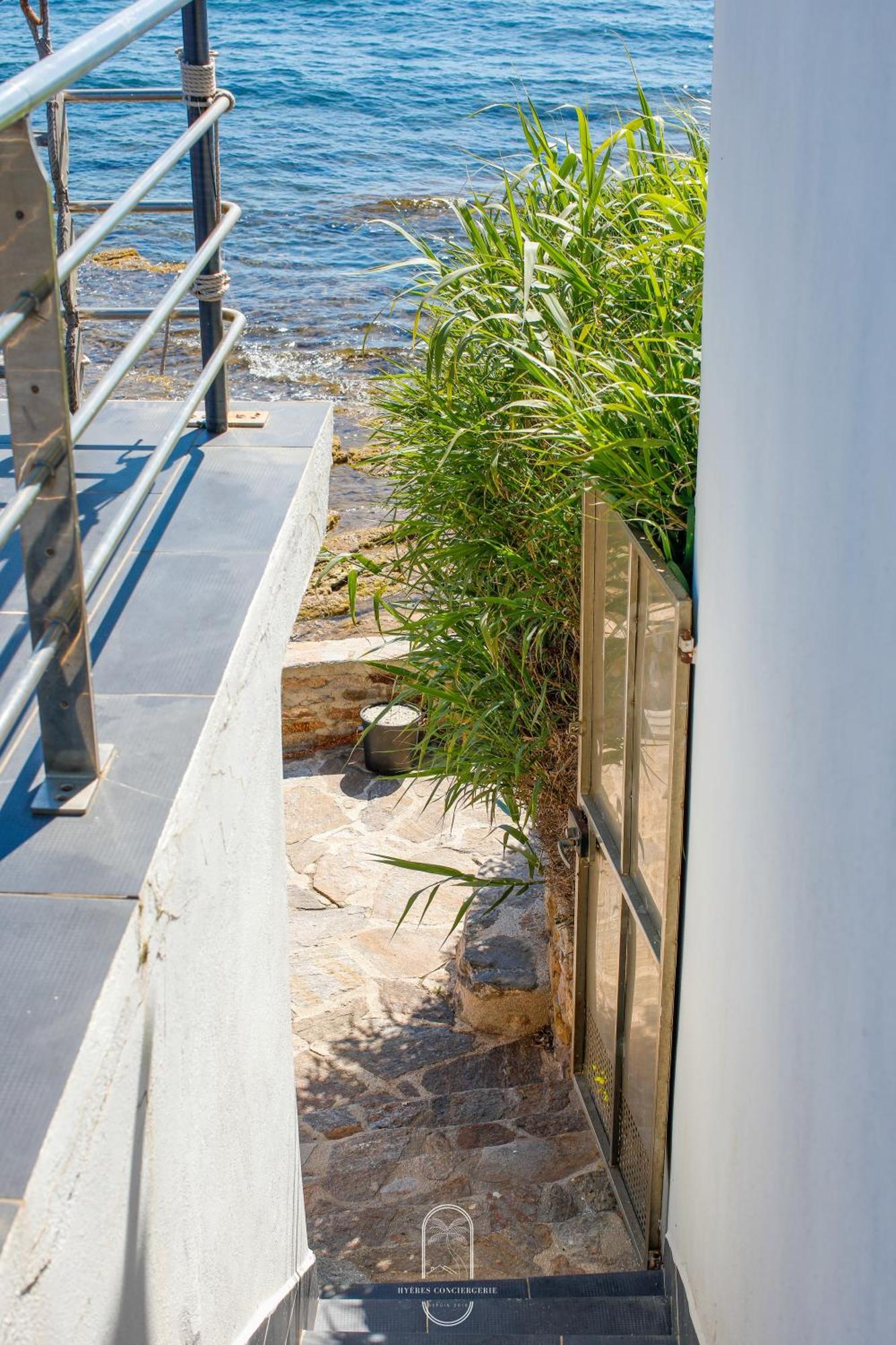 Maison Sur L'Eau-Hyeres-Almanarre-Parkings Clim Wifi By Hc Zewnętrze zdjęcie