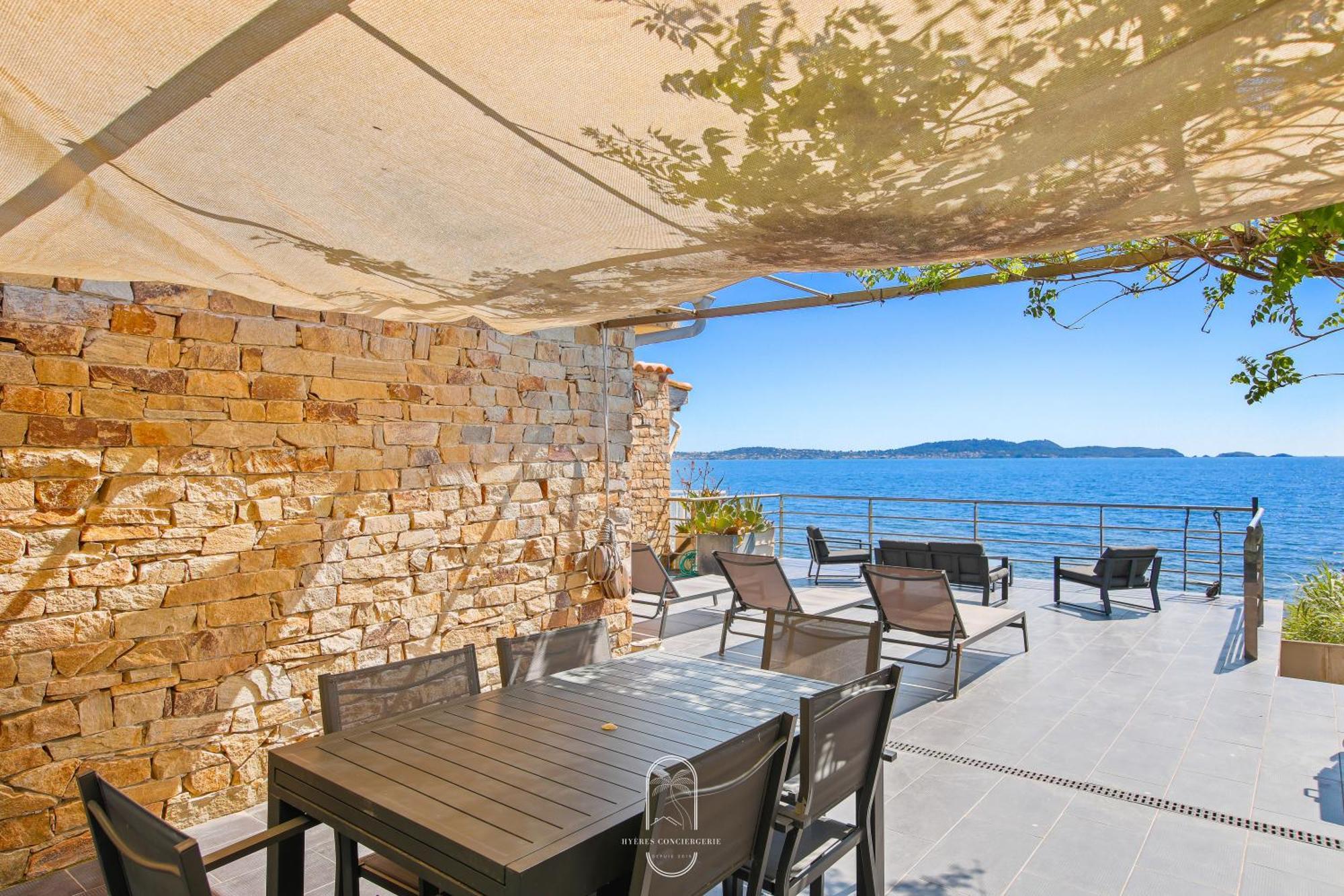 Maison Sur L'Eau-Hyeres-Almanarre-Parkings Clim Wifi By Hc Zewnętrze zdjęcie