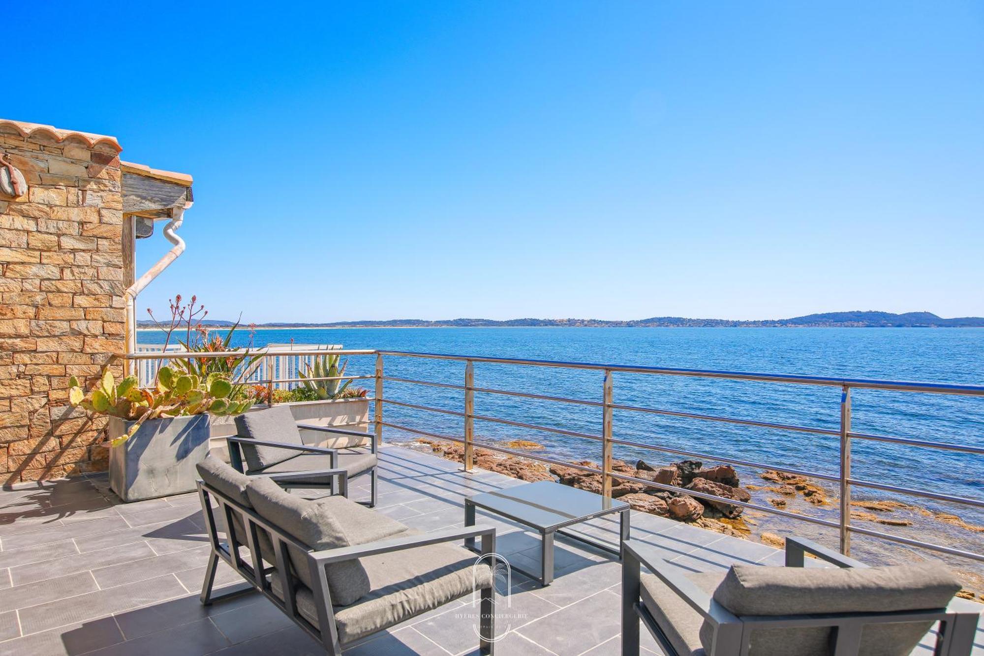 Maison Sur L'Eau-Hyeres-Almanarre-Parkings Clim Wifi By Hc Zewnętrze zdjęcie